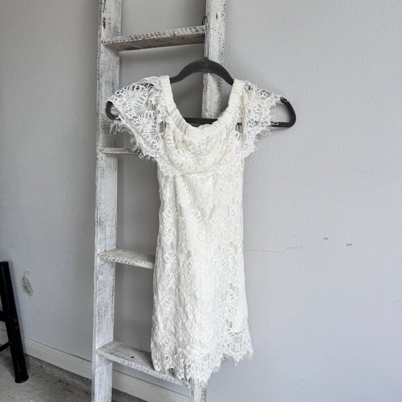 Forever 21 Off-Shoulder Lace Dress - Picture 1 of 7